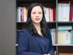 Catherine Fang