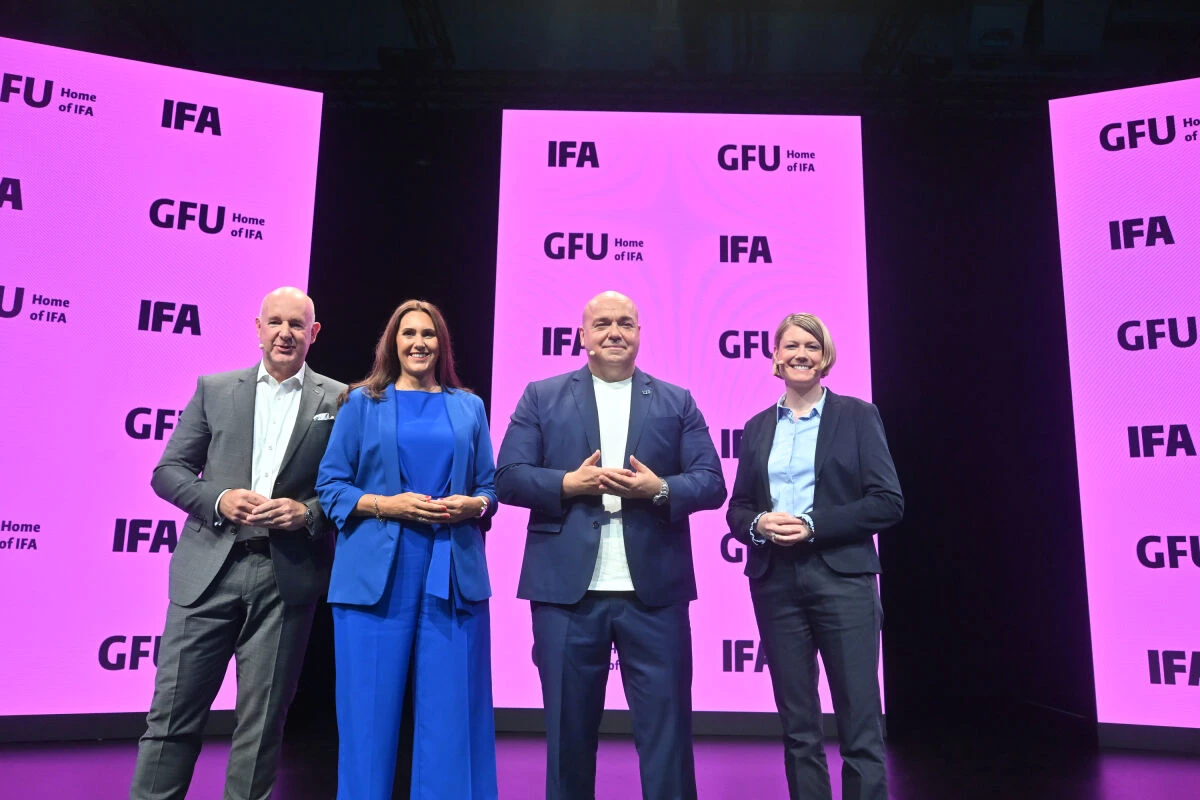 Leadership team take to the stage (from left to right): Christian Gerwens (member of the board GFU), Carine Chardon  (successor to Dr. Sara Warneke as of October 1, 2025), Leif Lindner (IFA), Dr. Sara Warneke (Managing Director (GFU/IFA)) 