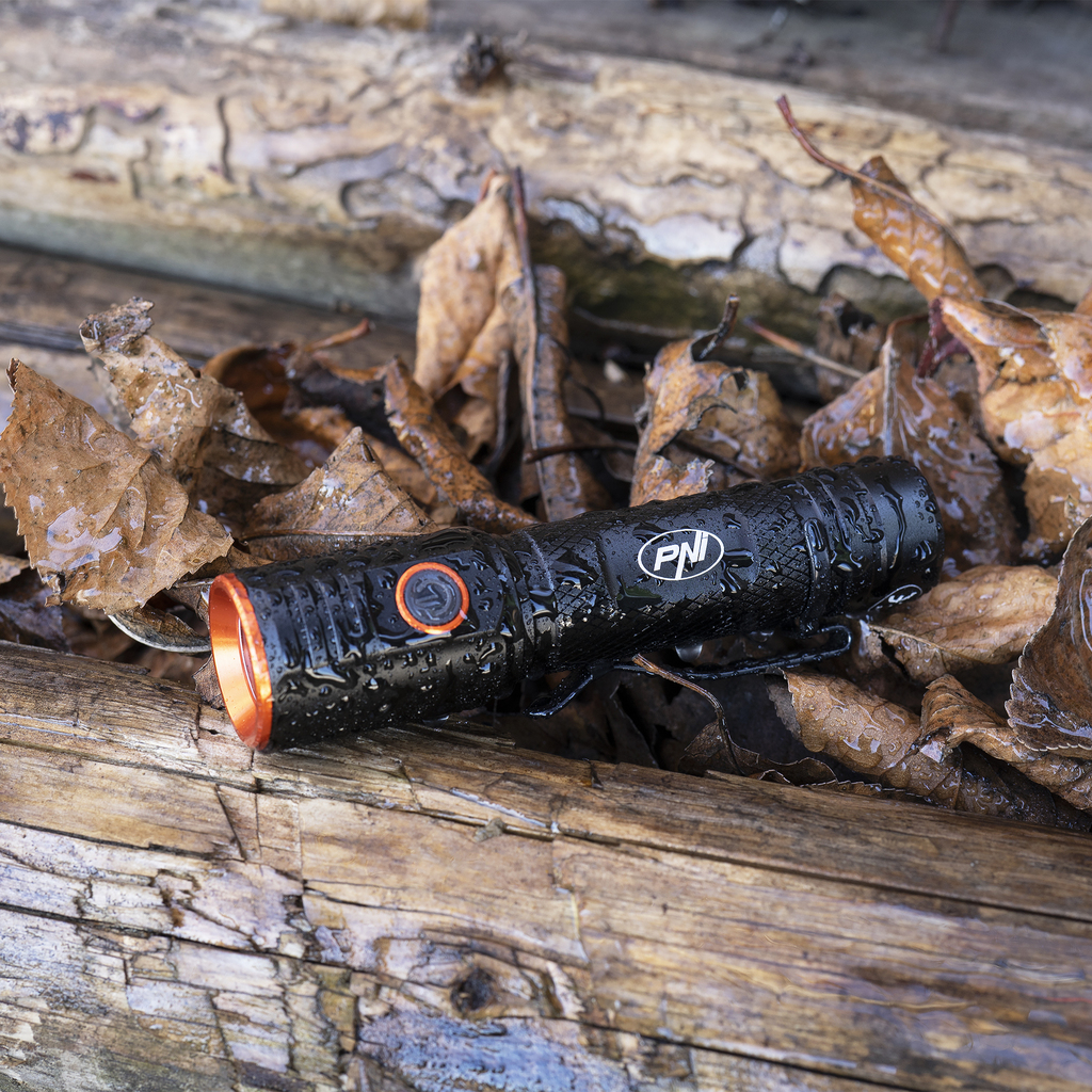 PNI Adventure F650 LED flashlight with 20W LED, 2000lm, aluminum, IPX6, battery included, USB C type charging